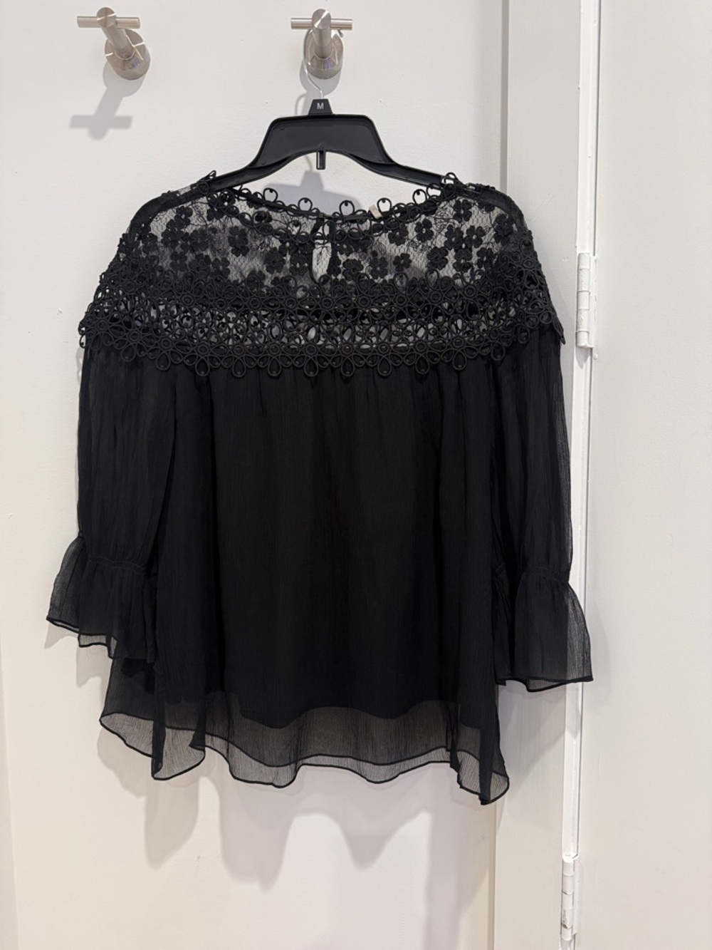 Elie Tahari Black Lace Yoke Chiffon Blouse 100 silk